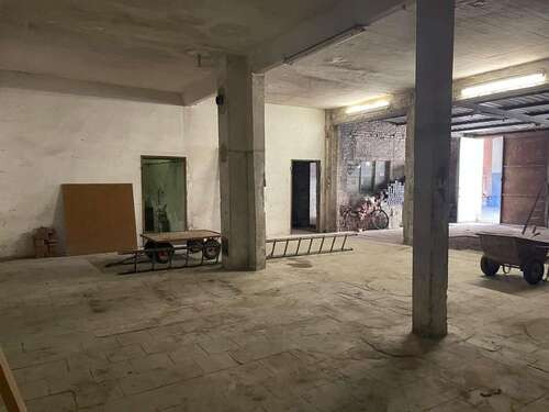 Foto - Halle in Duisburg 680,00 € 300 m²