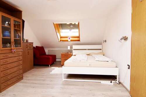 Foto - Wohnung zum Mieten in Roßtal 350,00 € 49 m²