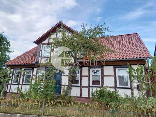 Foto - Haus zum Kaufen in Salzwedel OT Henningen 178.000,00 € 181.65 m²