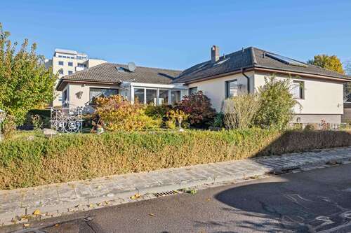 Foto - Haus zum Kaufen in Sarstedt 842.000,00 € 327.14 m²