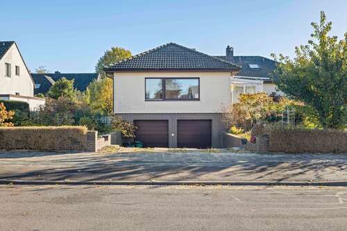 Foto - Haus zum Kaufen in Sarstedt 842.000,00 € 327.14 m²