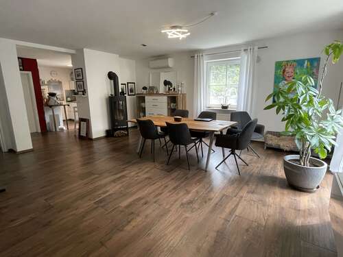 Foto - Haus zum Kaufen in Neutraubling 795.000,00 € 147 m²