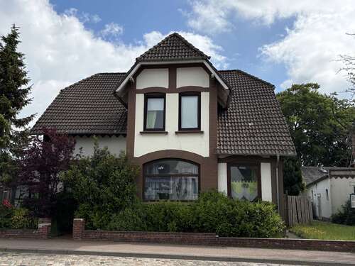 Foto - Haus zum Kaufen in Bredstedt 259.000,00 € 233 m²