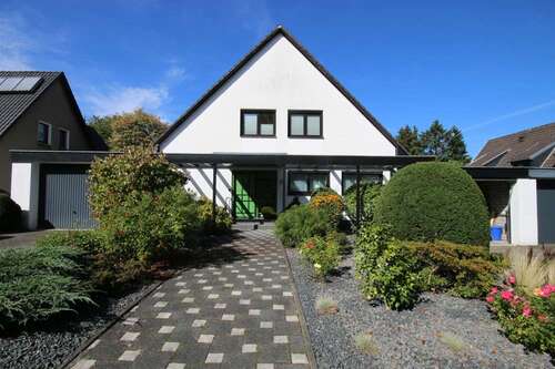 Foto - Haus zum Kaufen in Heiligenhaus 749.000,00 € 212 m²