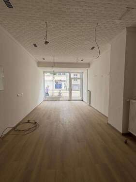 Foto - Einzelhandel in Düsseldorf 640,00 € 64 m²