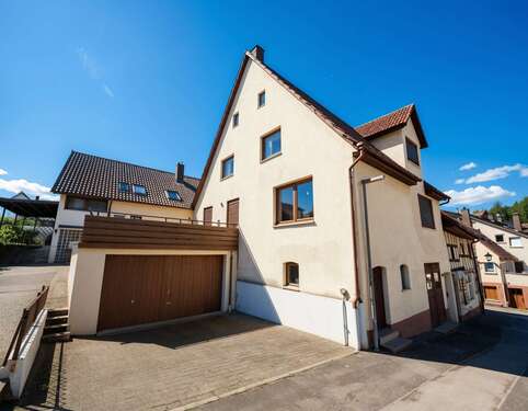 Foto - Haus zum Kaufen in Weinstadt 350.000,00 € 141.78 m²