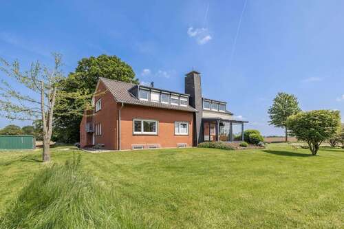 Foto - Haus zum Kaufen in Bedburg-Hau 675.000,00 € 320 m²