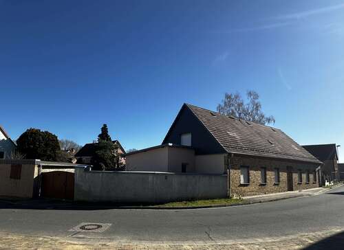 Foto - Haus zum Kaufen in Teuchern OT Plotha 159.900,00 € 250 m²
