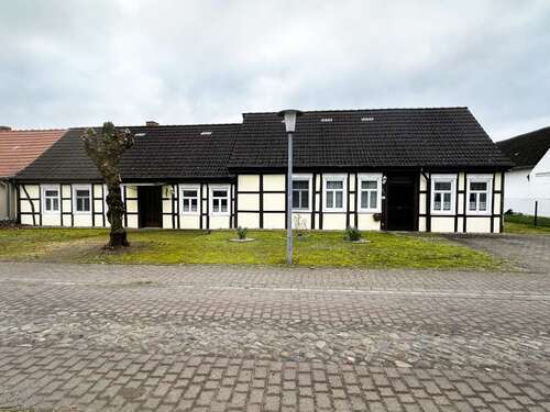 Foto - Haus zum Kaufen in Zethlingen 180.000,00 € 186 m²