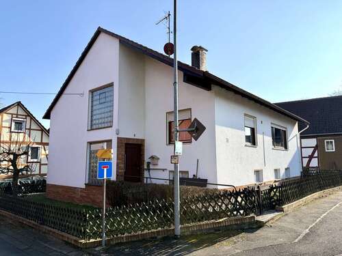 Foto - Haus zum Kaufen in Neuental Schlierbach 205.000,00 € 156.67 m²