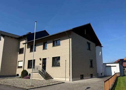 Foto - Haus zum Kaufen in Brakel 205.000,00 € 178 m²