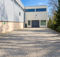Halle in Radevormwald 3.500,00 € 872 m²