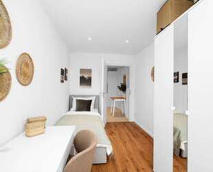 WG-Zimmer in München 900,00 € 15 m²