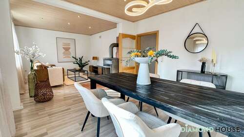 Foto - Haus zum Kaufen in Holzminden 299.000,00 € 178 m²