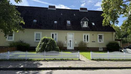 Foto - Haus zum Kaufen in Wilhelmshaven 140.000,00 € 178 m²