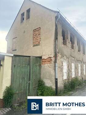 Foto - Haus zum Kaufen in Weißig 85.000,00 € 159 m²