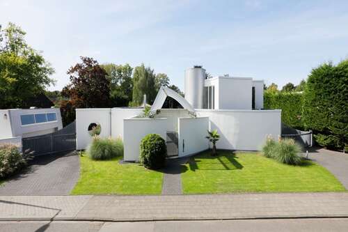 Foto - Haus zum Kaufen in Köln Hahnwald 0,00 € 458 m²