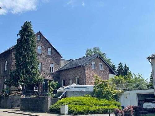 Foto - Haus zum Kaufen in Leverkusen 730.000,00 € 234 m²