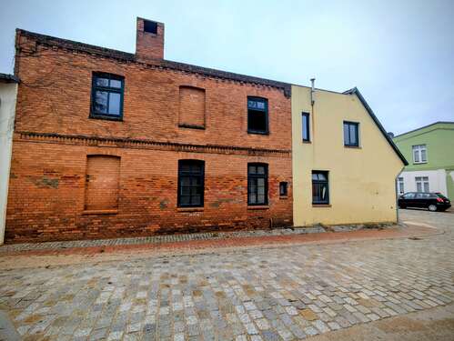 Foto - Haus zum Kaufen in Malchow 98.000,00 € 150 m²