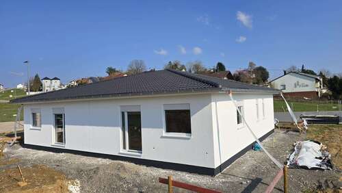 Foto - Haus zum Kaufen in Helmstadt-Bargen 299.800,00 € 73 m²