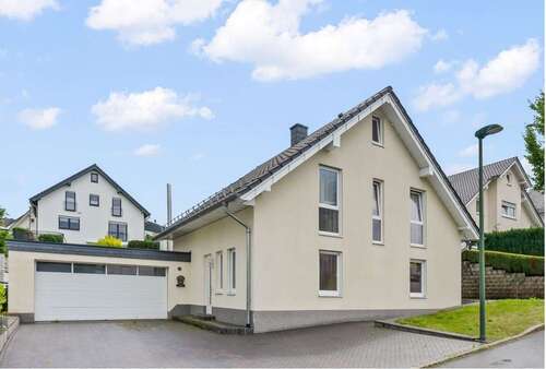 Foto - Haus zum Kaufen in Attendorn 479.500,00 € 136.11 m²