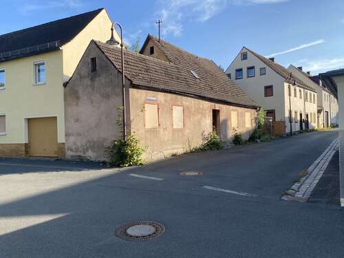 Foto - Haus zum Kaufen in Bayreuth 70.000,00 € 100 m²