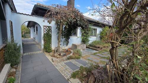 Foto - Wohnung zum Mieten in Uehlfeld 1.600,00 € 156 m²