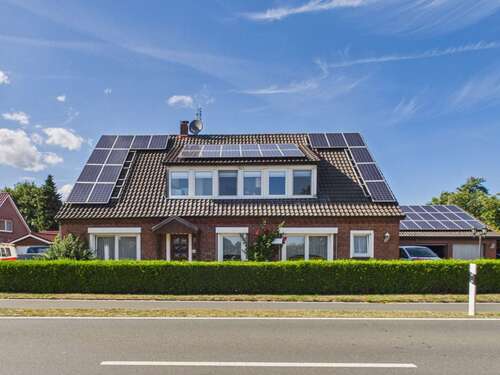 Foto - Haus zum Kaufen in Hatten 370.000,00 € 225 m²