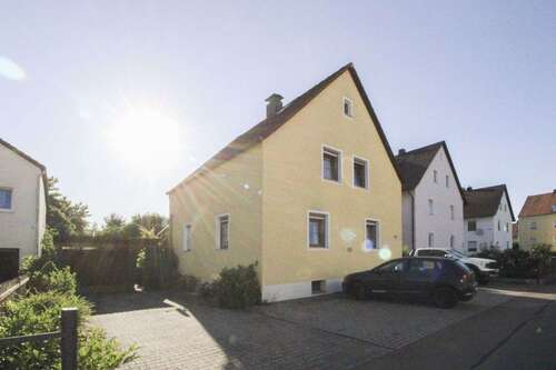 Foto - Haus zum Kaufen in Schwandorf 249.000,00 € 130.02 m²