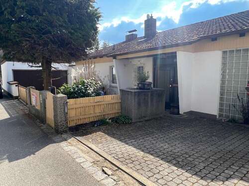 Foto - Haus zum Kaufen in Undorf 599.000,00 € 208 m²