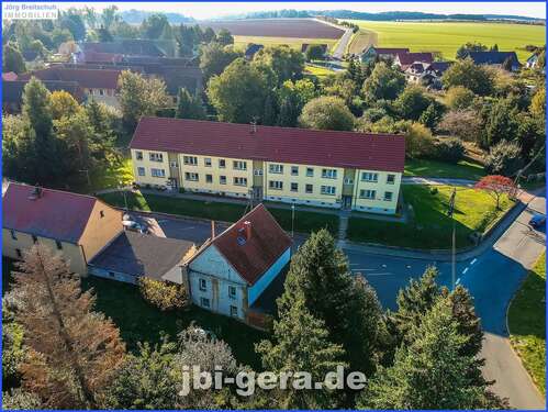 Foto - Wohnung zum Mieten in Burkersroda 245,00 € 45.39 m²