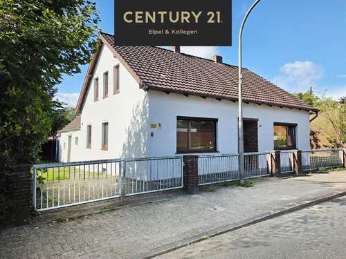 Foto - Haus zum Kaufen in Wilhelmshaven 265.000,00 € 138.14 m²