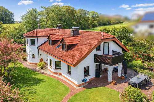 Foto - Haus zum Kaufen in Hosenfeld 569.000,00 € 241.44 m²