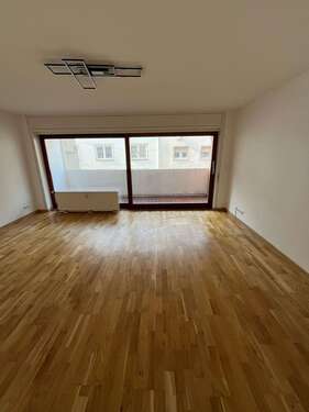 Foto - Wohnung zum Mieten in Ludwigshafen 445,00 € 20 m²
