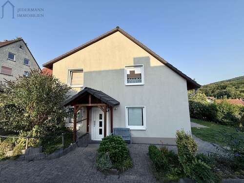 Foto - Haus zum Kaufen in Helsa 310.000,00 € 165 m²