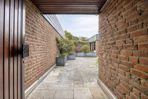Foto - Haus zum Kaufen in Düsseldorf-Lörick 825.000,00 € 203 m²