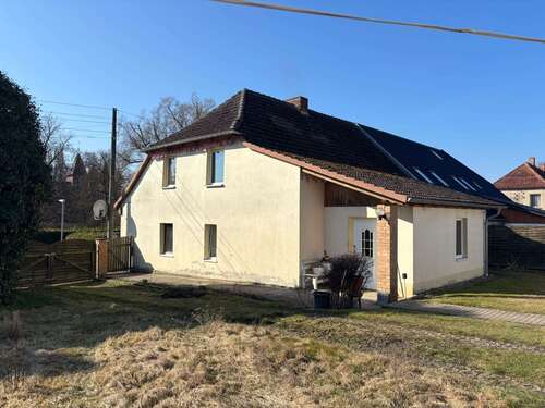 Foto - Haus zum Kaufen in Knorrendorf 89.000,00 € 145 m²