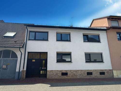 Foto - Haus zum Kaufen in Philippsburg 369.000,00 € 196.87 m²