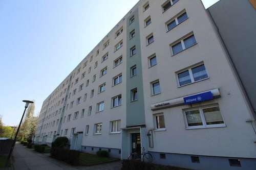 Foto - Wohnung zum Mieten in Halle (Saale) 341,00 € 56.25 m²