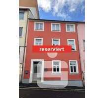 Haus zum Kaufen in Wunsiedel 195.000,00 € 196 m²