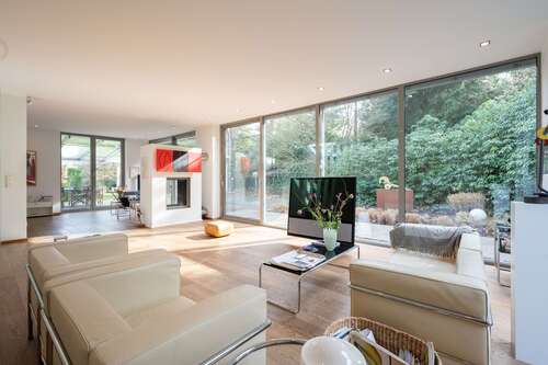 Foto - Haus zum Kaufen in Düsseldorf-Hubbelrath 2.985.000,00 € 300 m²