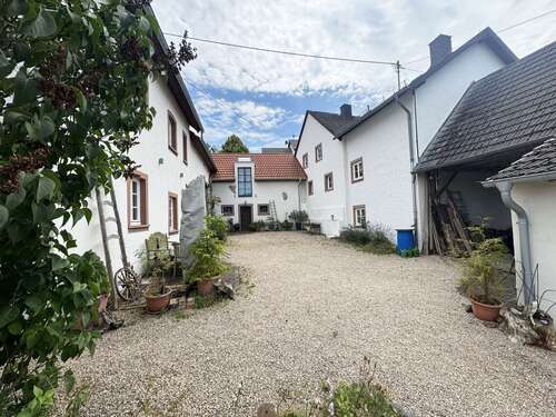 Foto - Haus zum Kaufen in Üxheim Niederehe (Vulkaneifel) 499.500,00 € 313.65 m²
