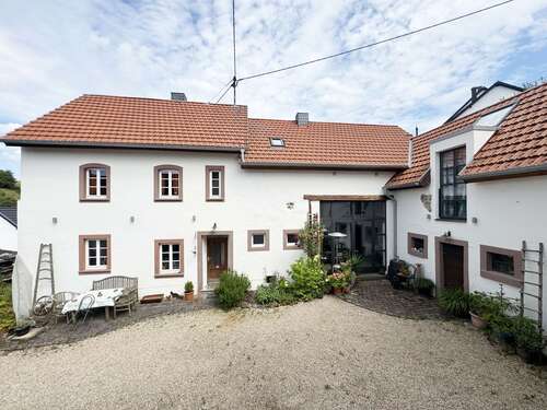 Foto - Haus zum Kaufen in Üxheim Niederehe (Vulkaneifel) 499.500,00 € 313.65 m²