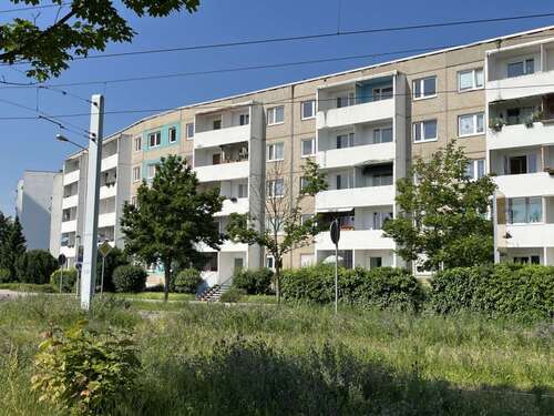 Foto - Wohnung zum Mieten in Halle (Saale) 333,00 € 66.36 m²