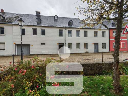 Foto - Haus zum Kaufen in Kirchenlamitz 60.000,00 € 130 m²