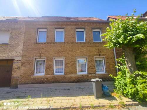 Foto - Haus zum Kaufen in Bitterfeld-Wolfen OT Holzweißig 109.000,00 € 116.9 m²