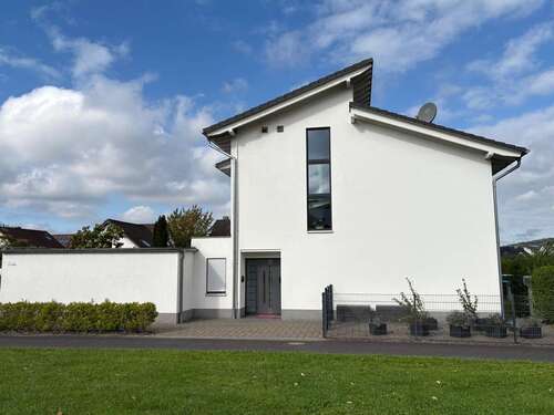 Foto - Haus zum Kaufen in Hennef im Siegbogen 1.449.000,00 € 260 m²