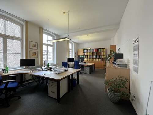 Foto - Büro in Köln 1.425,00 € 56 m² - 1.425,00&nbsp;EUR Kaltmiete, ca.&nbsp; 56,00&nbsp;m&sup2;