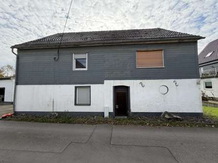 Foto - Haus zum Kaufen in Radevormwald 275.000,00 € 243.96 m²