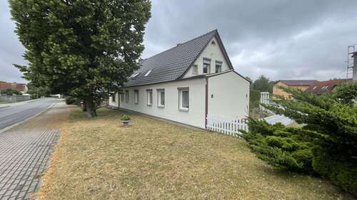 Foto - Haus zum Kaufen in Börde-Hakel 69.000,00 € 110 m²